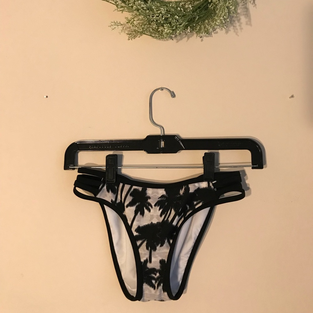 Bikini bottoms